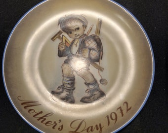 Hummel Collector Plate: 1972 Mother's Day. Mint Condition.  No box or papers with it.