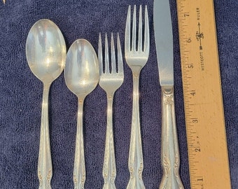 5 Piece 1953 Daybreak Silverware Silverplated Set. See Photos and Description.