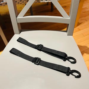 accessories : Chair straps (no harness included)