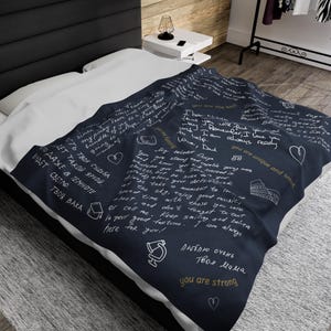 Couverture avec texte personnalisé, décoration de dortoir avec notes manuscrites, cadeau étudiant de la famille, texte russe, message personnalisé cadeau d'anniversaire unique