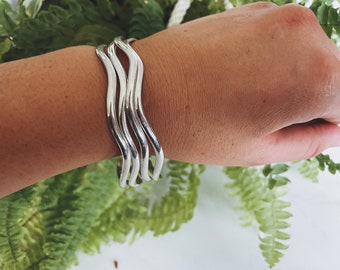 Waves Timeless and Edgy Bracelet | Minimalist Bangle Bracelet | Cuff Bracelet for Women | Minimalist Simple set | Silver Jewelry | modern