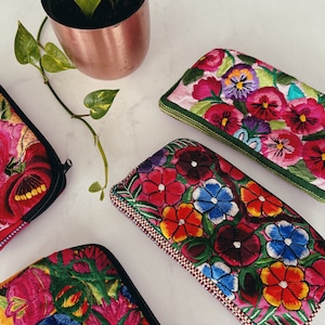 Mexican Embroidered Flowers Cosmetic Bag | Boho Makeup Bag | Boho Toiletries Bag | color | Trinket Bag | Makeup Case | Bridesmaid Gift Ideas