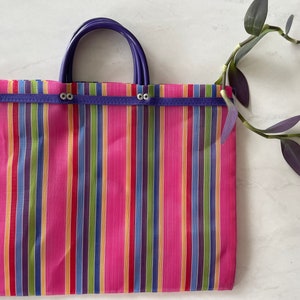 小さなメキシカンプラスチックトートバッグ 15 x 11 インチ | マーケットバッグ | ボヘミアンシックバッグ | メッシュビーチバッグ | カラフル | 再利用可能なプラスチックバッグ | ビーチバッグ |
