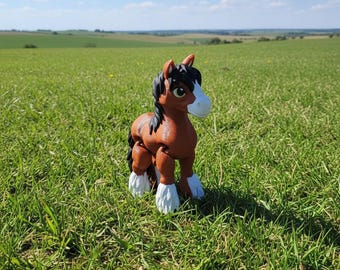 3D printed Clydesdale horse figurine with detailed mane and hooves