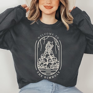 Dimholt Skulls Unisex Sweatshirt, Aragorn, JRR Tolkien Fantasy Book Lover Gift, Middle Earth Geek Gift, Hobbitcore