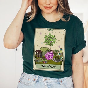 Camiseta unisex con inventario de cartas del tarot de Druida, lanzador de conjuros de la naturaleza, juegos de rol de mesa, Dungeons & Dragons, TTRPG.