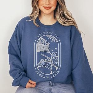 Beorn&#39;s Cabin Hobbits Unisex Sweatshirt, Lord of Hobbiton, Fantasy Book Lover Gift, JRR Tolkien Geek Gift, Bear Shirt, Hobbitcore