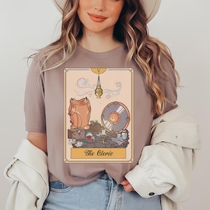 Camiseta de cartas del Tarot con inventario de personaje de clérigo, clase sagrada, juegos de rol de mesa, Dungeons & Dragons, regalo unisex para jugadores de TTRPG