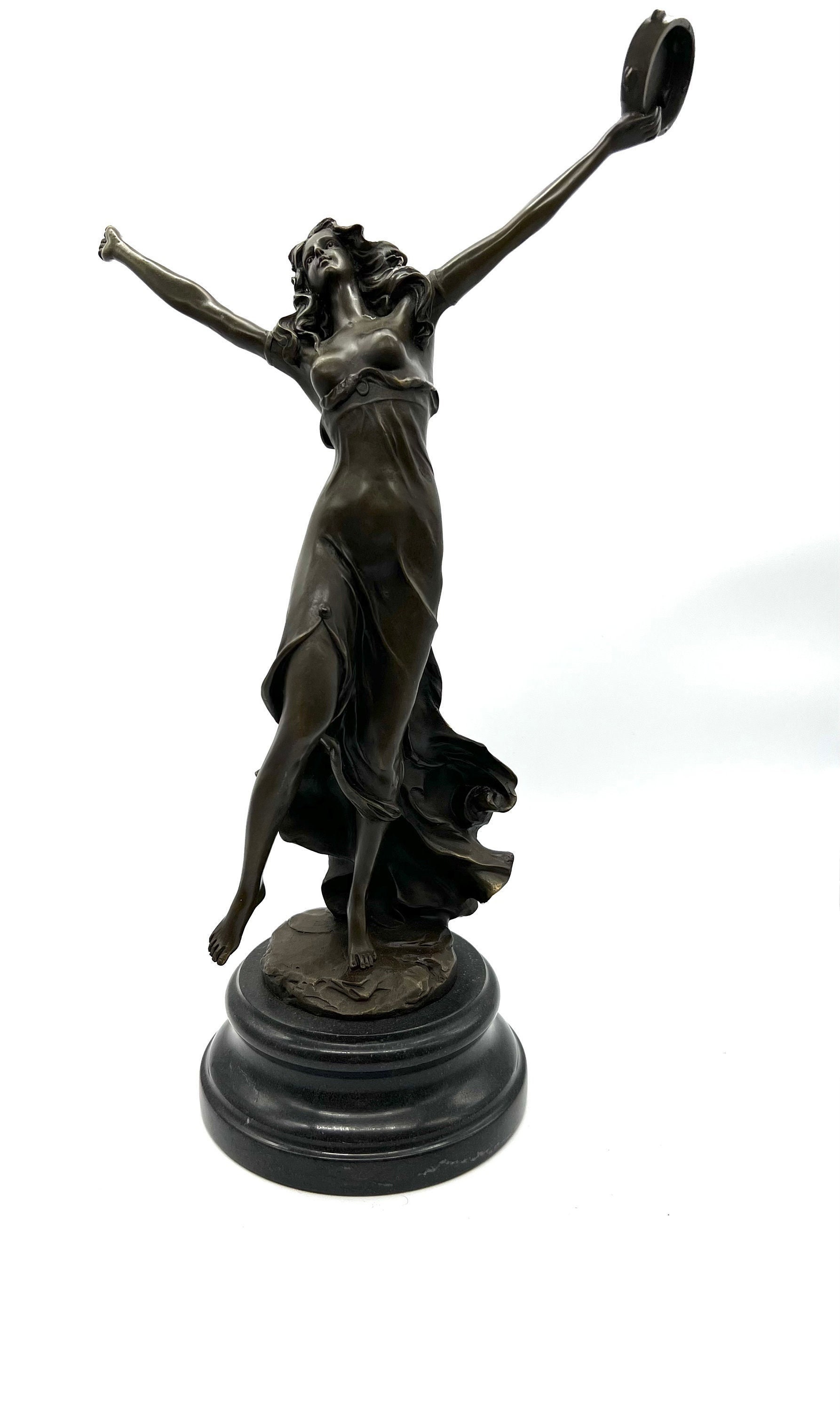 statue Sculpture en Bronze Femme Au Tambourin
