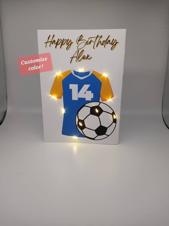 Biglietto di auguri di buon compleanno - Congratulazioni per un pallone da calcio/un giocatore di corsa/un fantastico biglietto regalo. - Italia