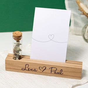 Geschenk zur Hochzeit - Kartenhalter mit Gravur und Blumenvase | stilvolle Wohndeko | Trockenblumen | Bilderleiste aus Holz |  #059
