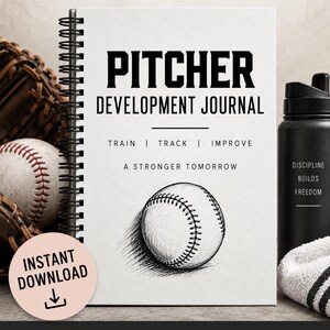 Può includere: Un diario di sviluppo per lanciatori con rilegatura a spirale bianca, testo nero che recita PITCHER DEVELOPMENT JOURNAL, TRAIN | TRACK | IMPROVE, A STRONGER TOMORROW e uno schizzo di una palla da baseball. Cerchio rosa con INSTANT DOWNLOAD.