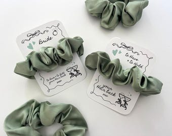 Coleteros verde salvia para despedida de soltera: Accesorios para el cabello de la comitiva nupcial
