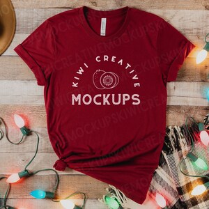 Bella Canvas 3001 Cardinal T-Shirt Weihnachten Mockup, Frauen T-Shirt Mock-Up, Flach Lay Styled Shirt Mock-Up, T-Shirt Blanko