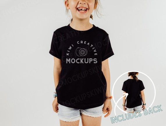 Mockup di t shirt nera per bambini modellata modello Bella Canvas 3001Y 3001Y nero maglietta mock up modello bambino mock up di camicia vuota a sublimazione Etsy Italia