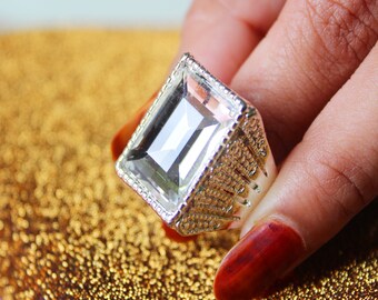 Anello solitario classico quadrato con diamante simulato con finitura suprema in tonalità platino