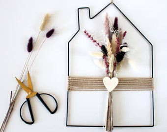 Wall decoration house with heart, wall wreath with dried flower bouquet, metal object house, home accessory