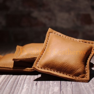 Peso de cuero - Par aproximadamente 3" x 3" 7.5-8 oz, pisapapeles, pisapatrones, soporte para herramientas, pisapapeles de cuero, escritorio de oficina ejecutivo