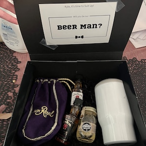 Cartão de proposta de homem de cerveja de casamento
