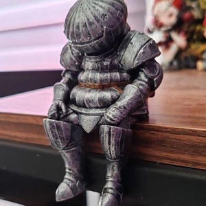 Bulb Knight Figure 4 inch – Hand Painted Resin Statue – Soulslike Fantasy Collectible Decor image 9