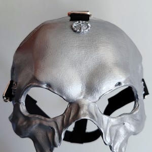 Papa V Perpetua Skull Mask – Handcrafted Resin Mask – Silver Metallic Finish – Cosplay, Festival, Decor