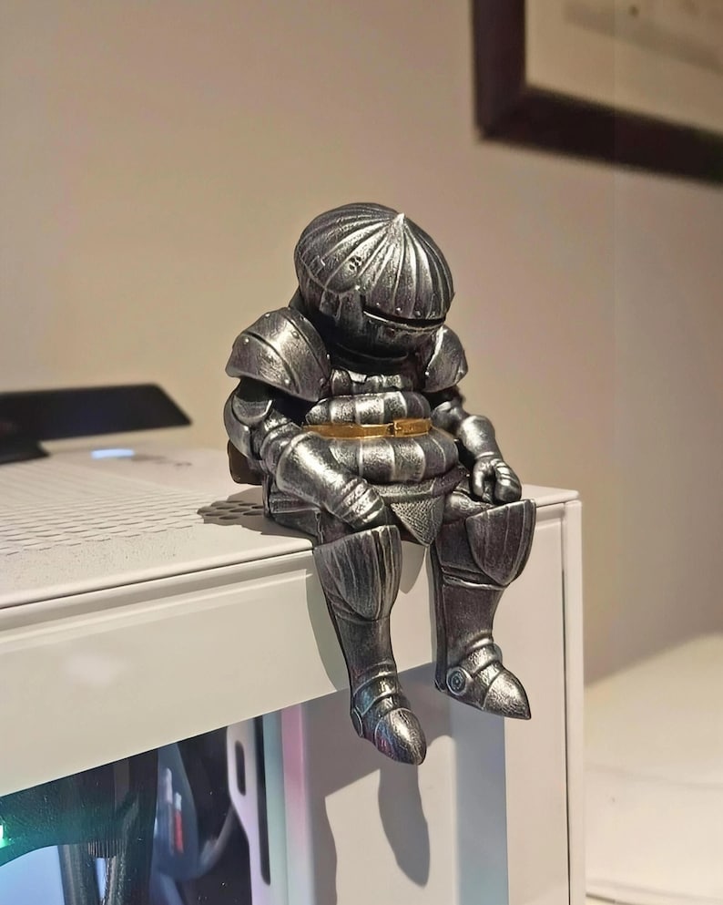 Bulb Knight Figure 4 inch – Hand Painted Resin Statue – Soulslike Fantasy Collectible Decor image 1