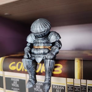 Bulb Knight Figure 4 inch – Hand Painted Resin Statue – Soulslike Fantasy Collectible Decor image 3