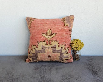 Rug Pillow Cover , Rustic Style 18x18 in , Bohemian Decorative Pillow