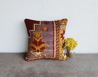 Vintage Turkish Rug Pillow Cover: Boho Decor (16x16 inches)
