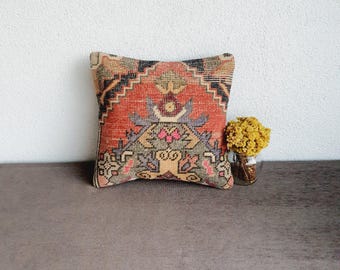 Vintage Turkish Rug Pillow Cover: Bohemian Decor (16x16 inches)
