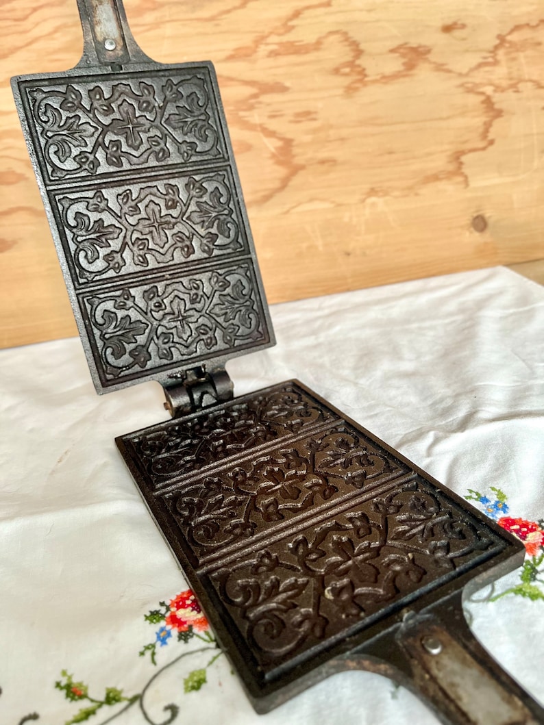 Vintage Waffle Maker Jotul / Vintage Norwegian Waffle Iron / Old Metal