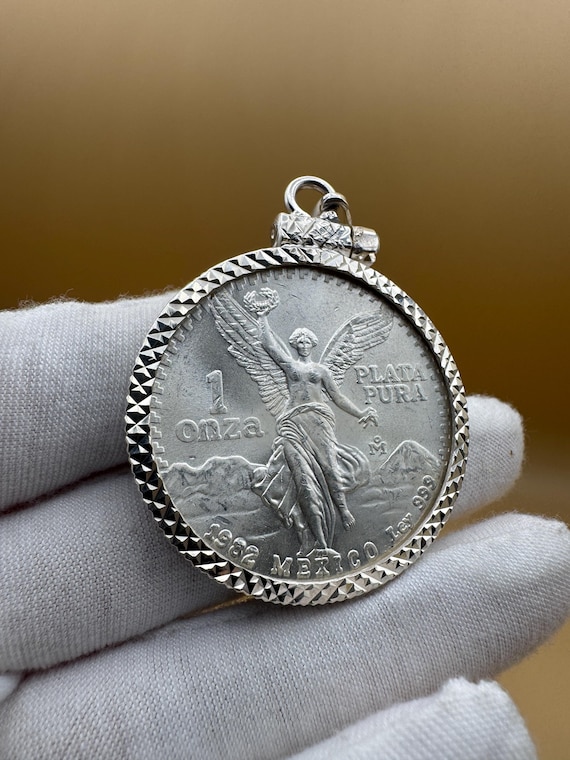 Colgante Centenario para hombre en plata 999 diseño del símbolo de la libertad