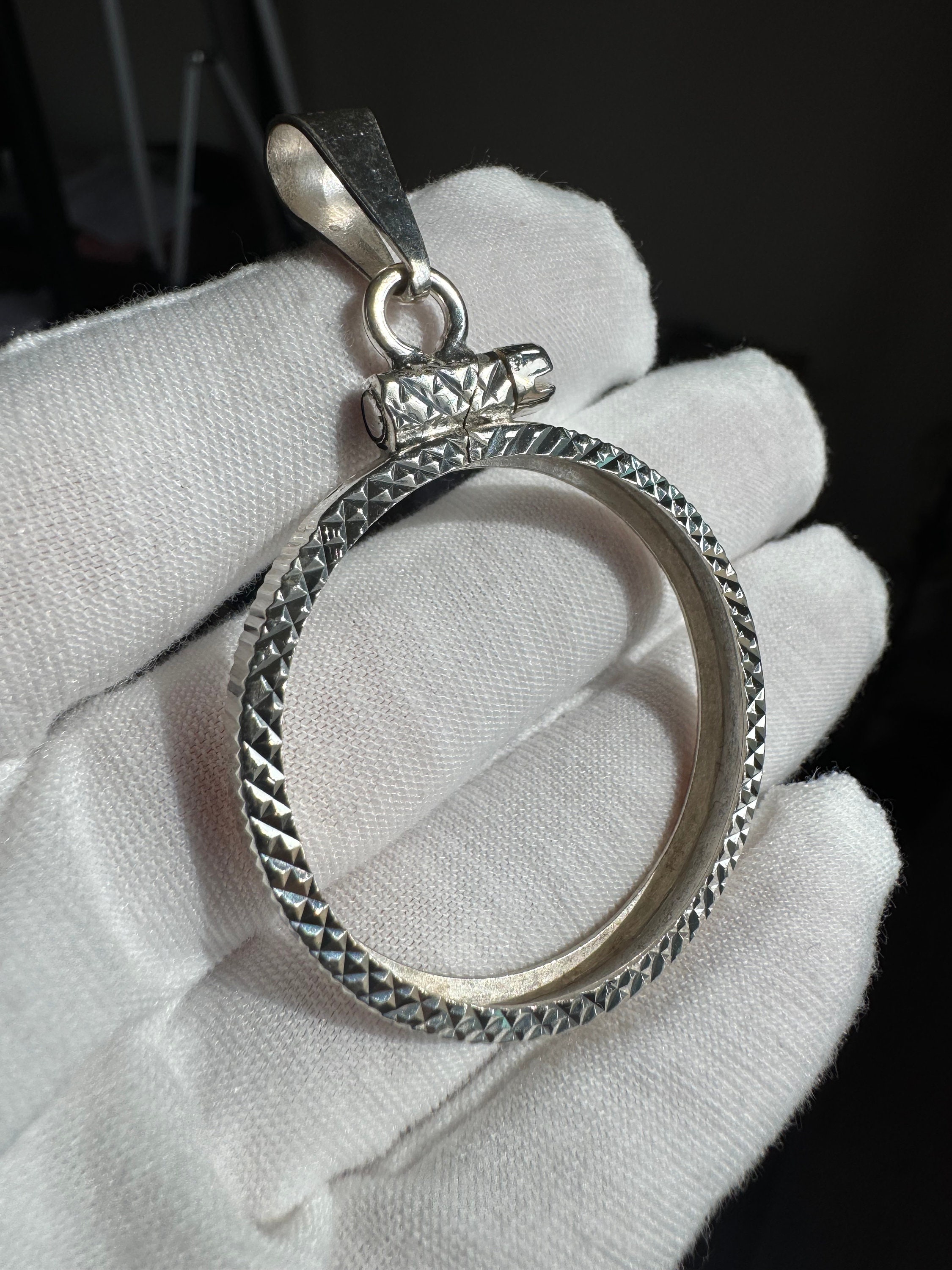 Sterling Silver Coin Small Bezel, 36 mm Diameter