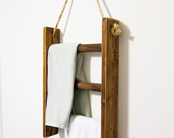 Rustikaler Handtuchhalter aus Holz | Handgefertigt für Küche & Bad
