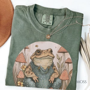 Cottagecore Toad Portrait Shirt: Retro Comfort Colors Tee