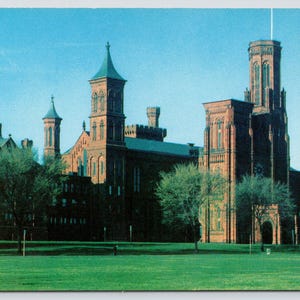 Vintage Postcard, Smithsonian Institute, exterior view, Washington DC, c1960s unposted