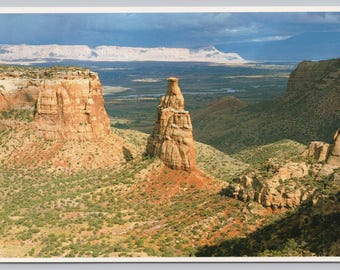 Independence Monument, Rimrock Drive, Grand Junction, Colorado National Monument Postcard 4x6 unposted