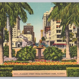 Vintage Postcard, Flagler Street from Bayfront Park, Miami Florida, c1940s unposted
