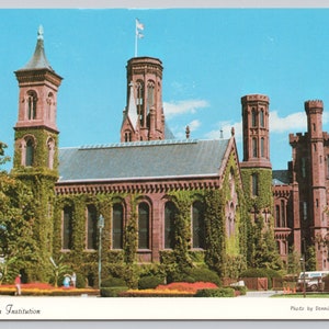 Vintage Postcard, The Smithsonian Institution, Exterior View, Washington DC, c1970s 4x6 unposted