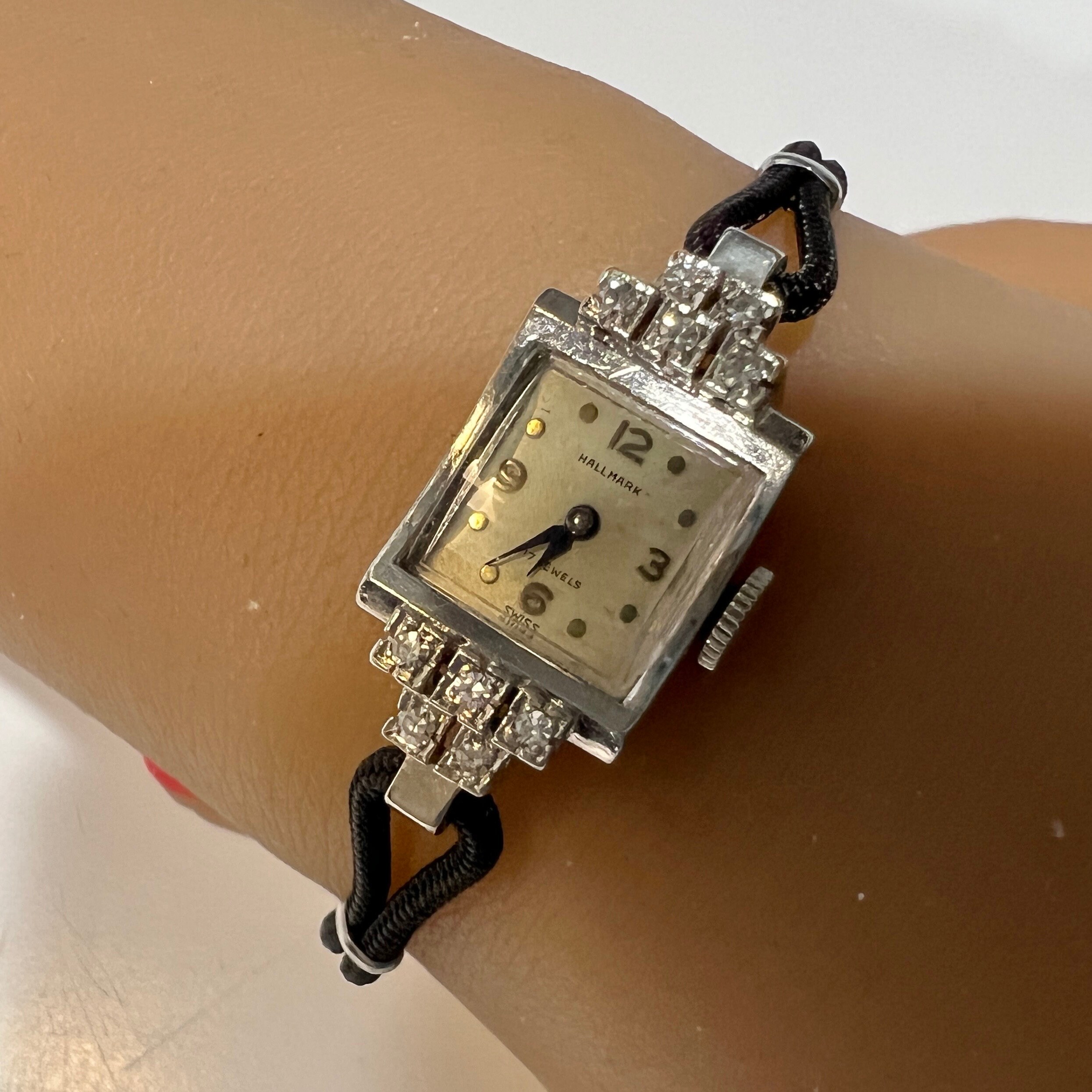 Vintage Ladies Art Deco Welsbro Diamond & 10k RGP Watch With Presentation Box Vintage Welsbro 17 Jewels Ladies 10 Kt GP Wristwatch Band  main image 2