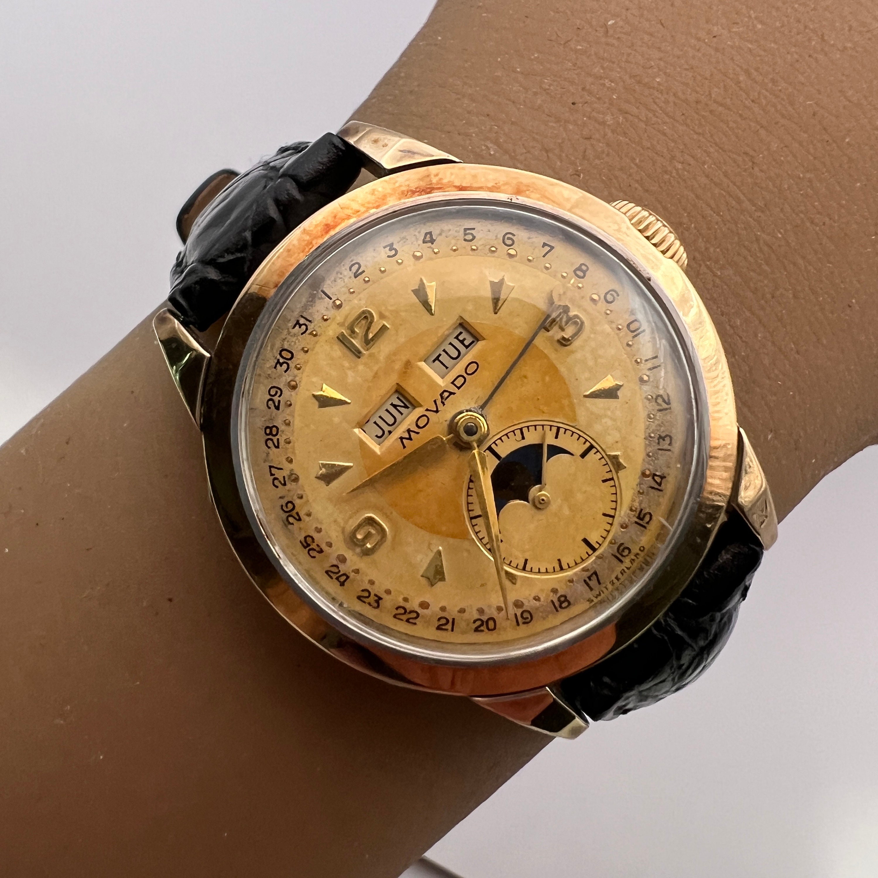 C. 1950 Collectible 10k Gold Top Mid century Movado Triple