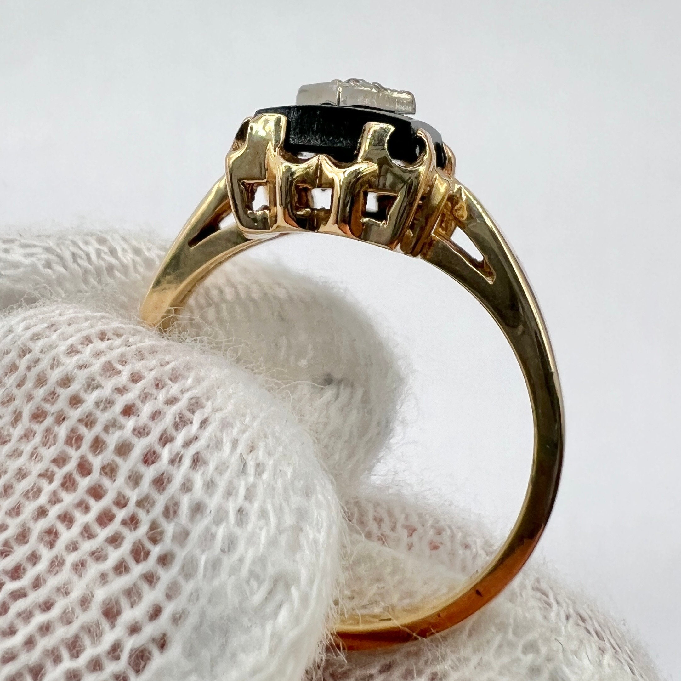 C. 1935 10k Gold, Diamond and Onyx Late Victorian Era Ring
