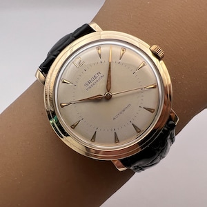 c. 1950 Fine Collectible 14k Gold Filled Mid-Century Gruen Precision Auto-Wind Watch. Cleaned and Serviced on 8/26/24. Ready to Ship!