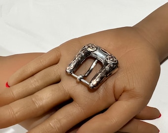 Vintage Hand Engraved Sterling Silver Buckle Set Engraved  display picture 3