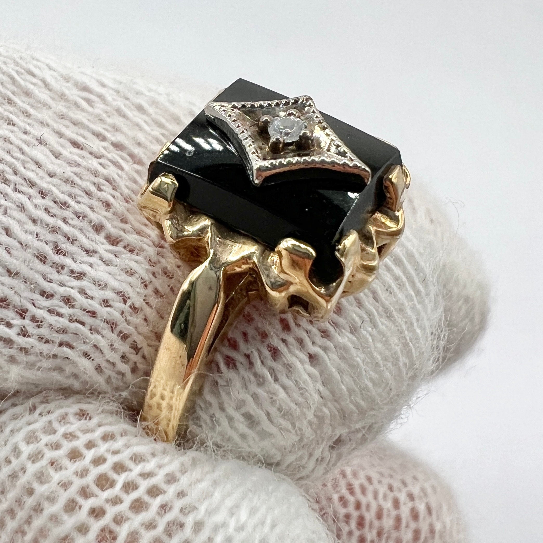 C. 1935 10k Gold, Diamond and Onyx Late Victorian Era Ring