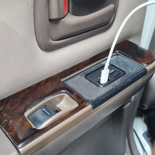 Land Cruiser 80 Series USB Port Armrest Ashtray Replacement - 3D Printed Pair