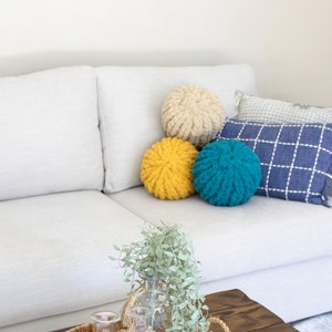 Knit Round Pillows, Round Pillows, Throw Pillows, Pillow Pouf, Chunky Knit Pillows, Crochet, Pillow, Handmade, Chunky, Accent Pillow