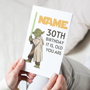 Carte d'anniversaire personnalisable sur le thème Yoda | Carte de voeux sur le thème de Star Wars | Cadeau d'anniversaire de Maître Jedi | Carte d'anniversaire science-fiction pour fan de Star Wars