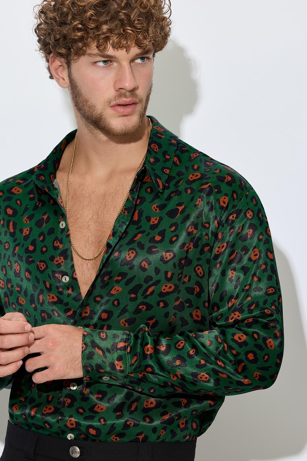 Emerald Green Leopard Men's Satin Shirt, Long Sleeve Luxury