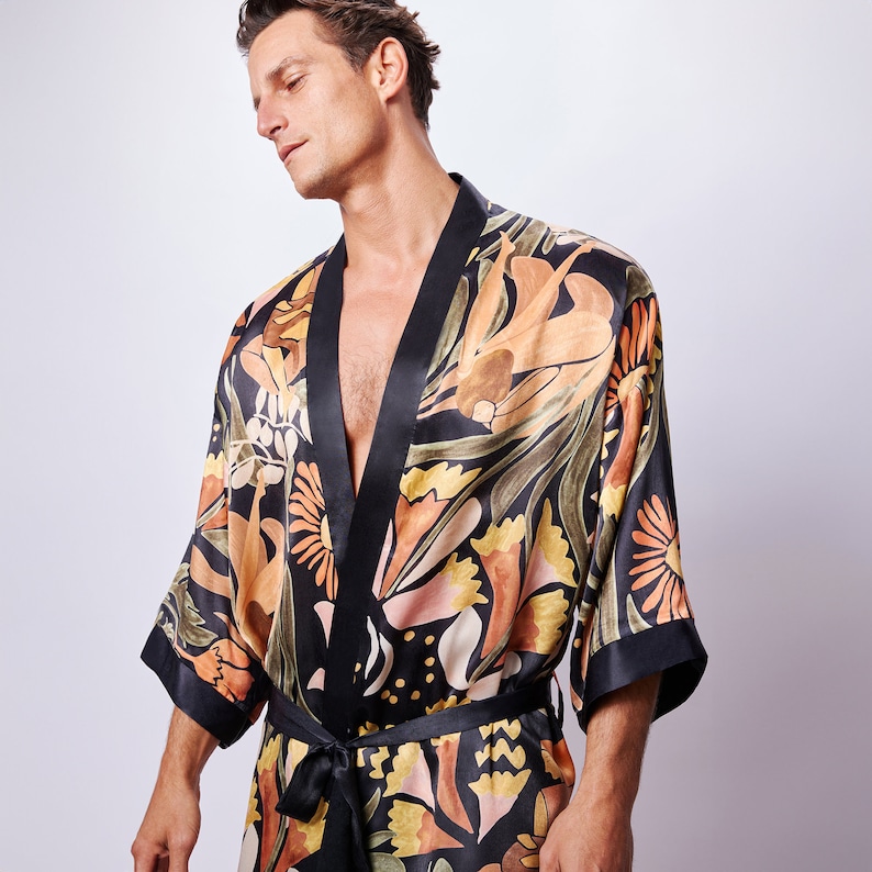 Lyxigt kimonoset för män, konstnärligt tryckt morgonrock och byxor, Statement-resortoutfit, bohemisk loungekläder, djärva festivalkläder bild 4